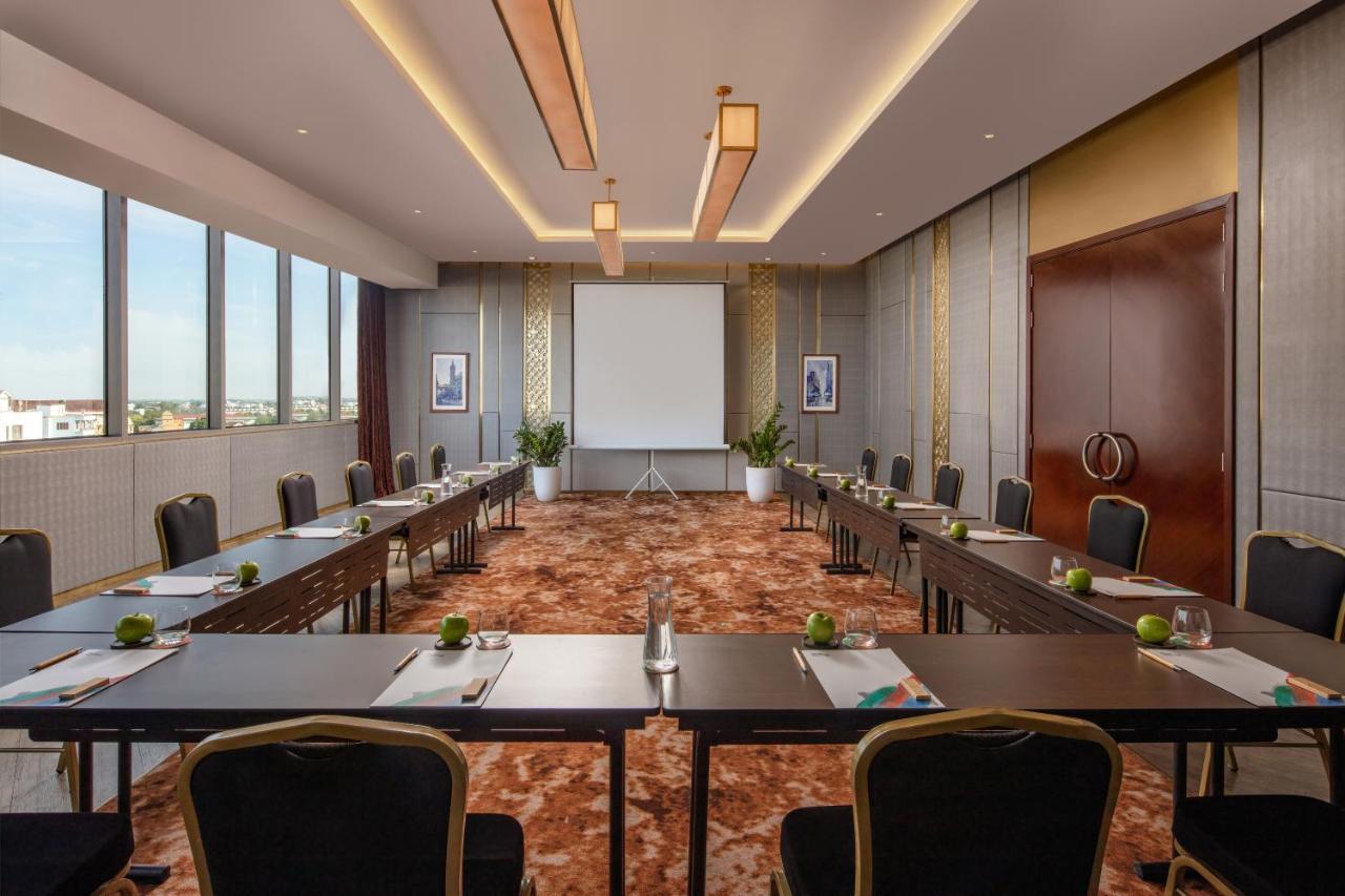 Melia Vinpearl Hue Hotel Exterior photo Meeting room