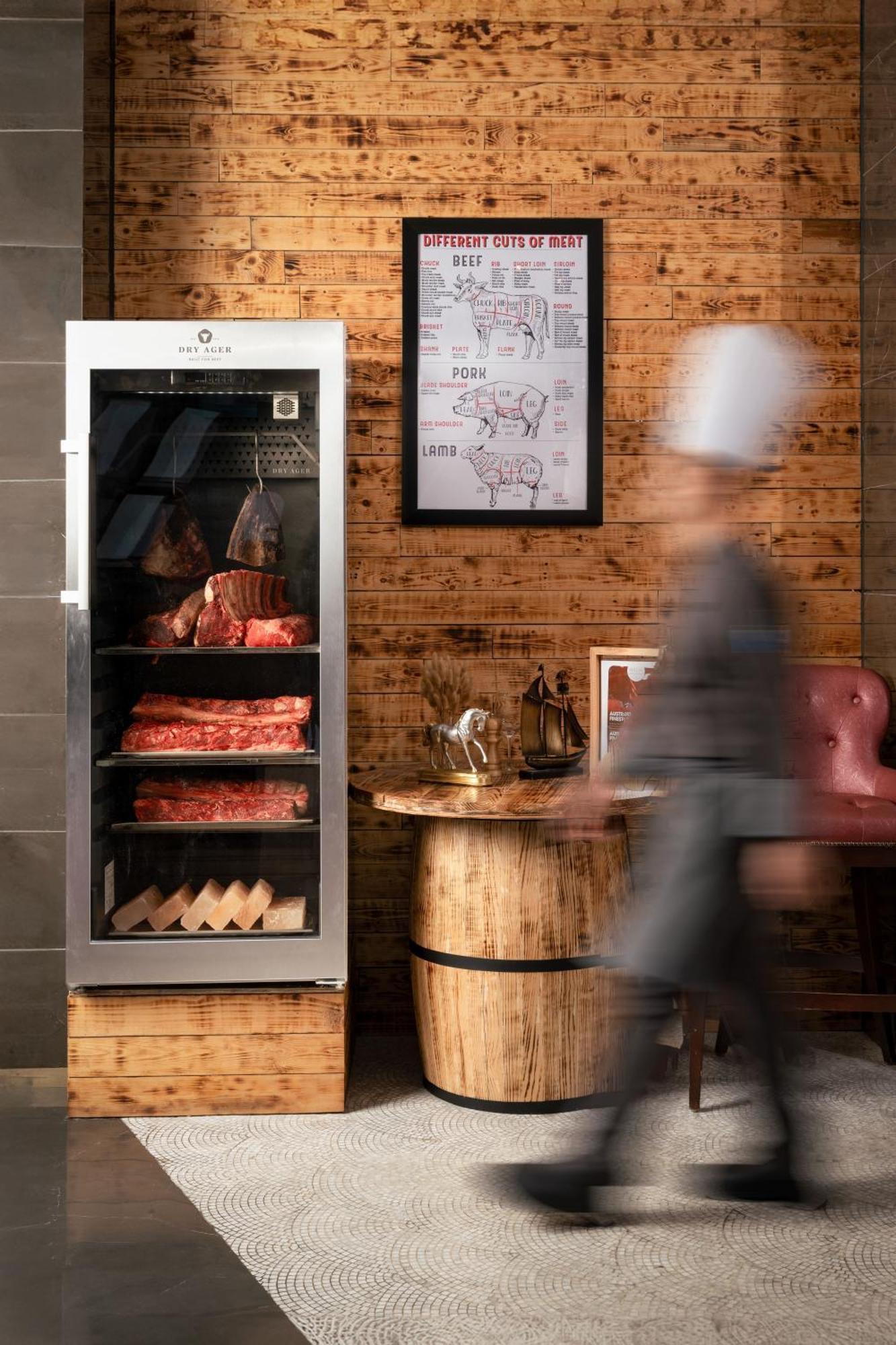 Melia Vinpearl Hue Hotel Exterior photo Dry-aging fridge